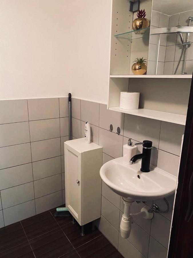 Apartmanek Patricie Room With Kitchenette Suitable For 2 Adults And 2 Children Mikulov Bagian luar foto