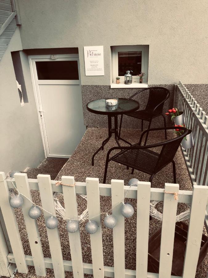 Apartmanek Patricie Room With Kitchenette Suitable For 2 Adults And 2 Children Mikulov Bagian luar foto
