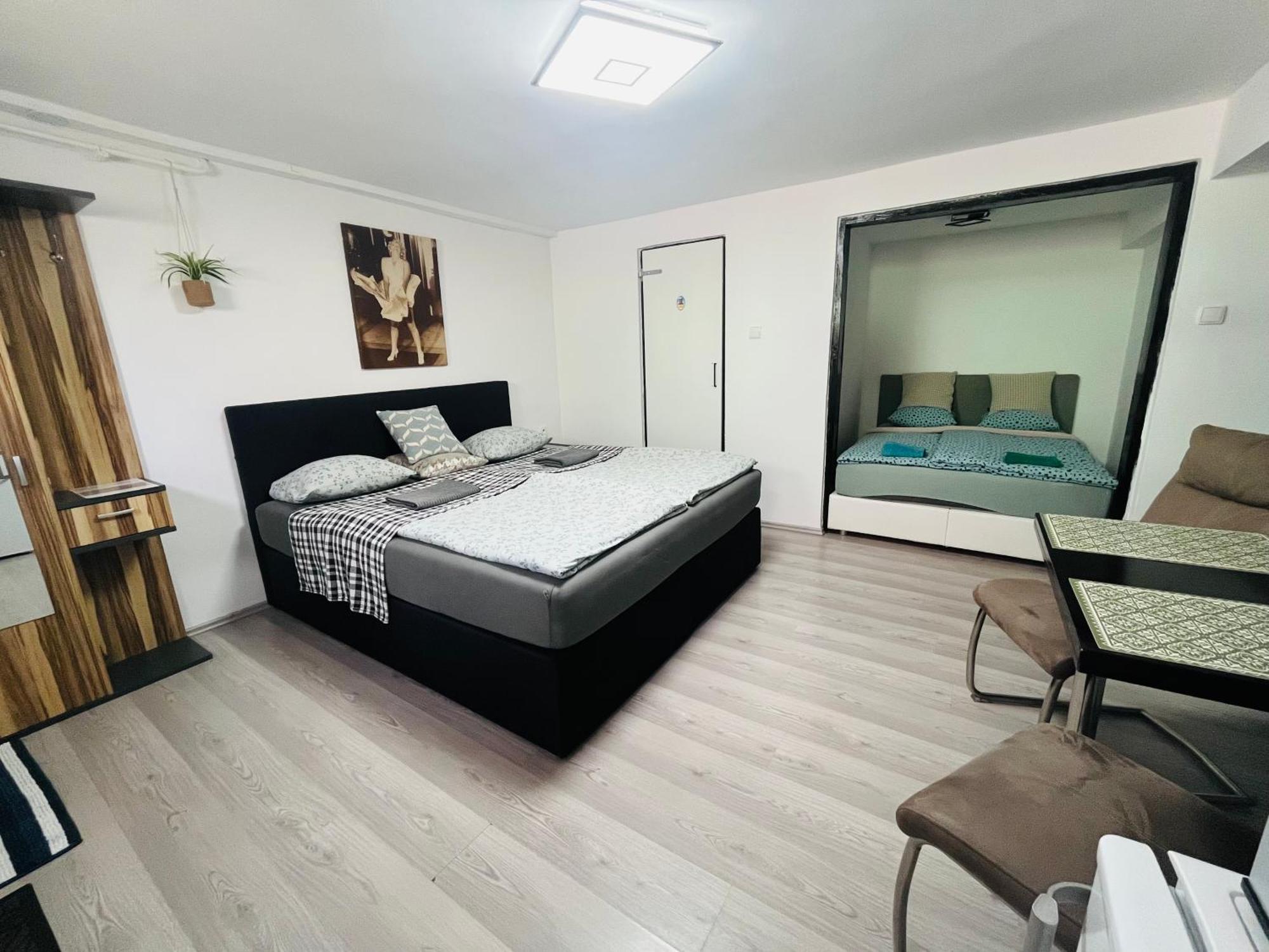 Apartmanek Patricie Room With Kitchenette Suitable For 2 Adults And 2 Children Mikulov Bagian luar foto